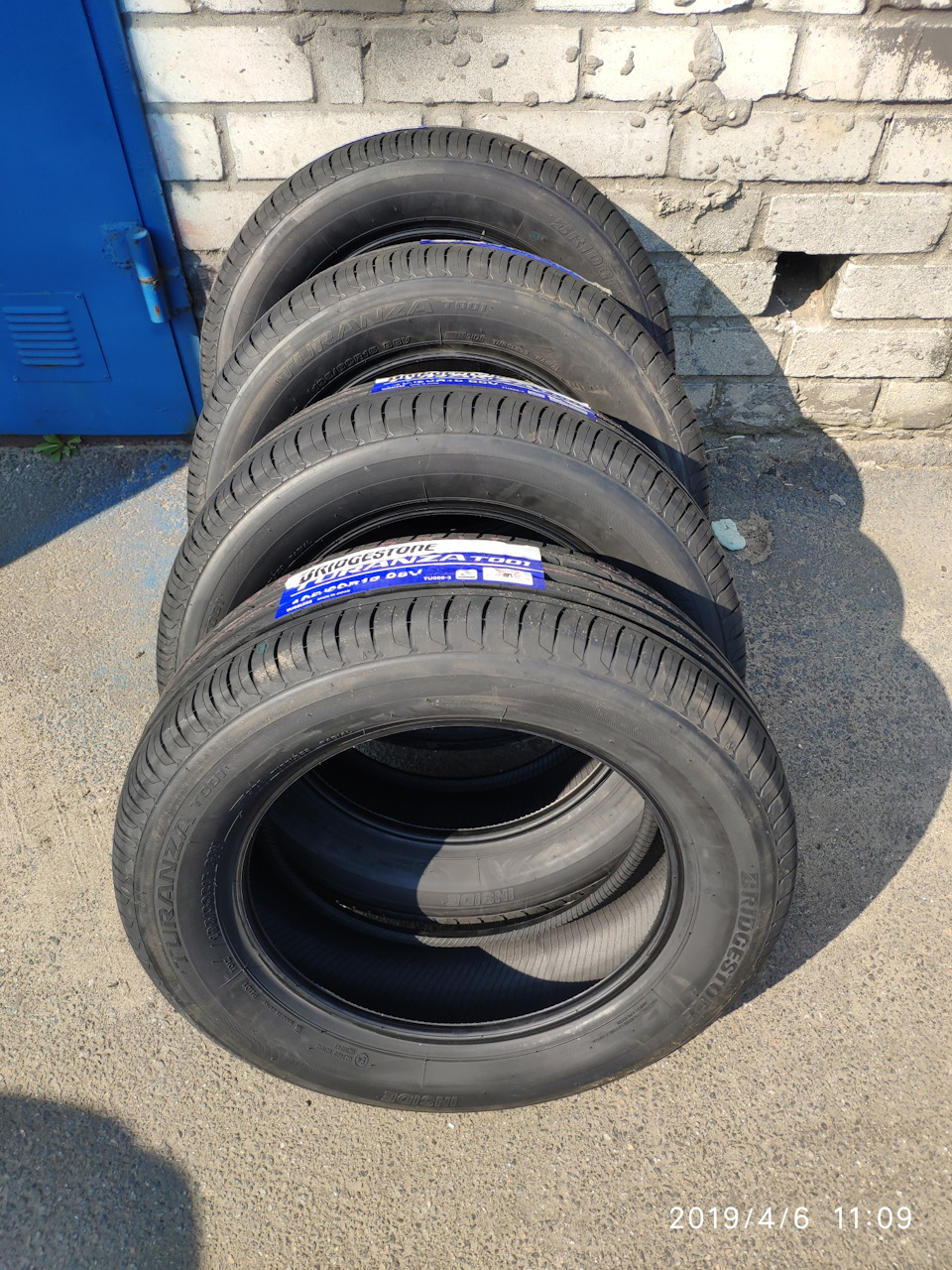 Обновлення літо Bridgestone Turanza T001 195/60 R15 88V 1