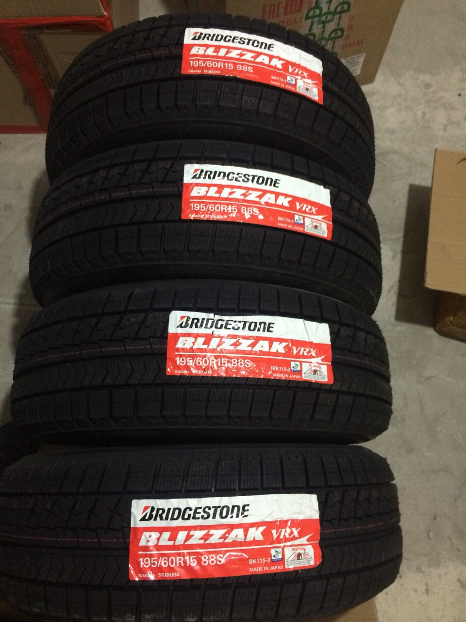 Оновлення зимової гуми BRIDGESTONE Blizzak VRX 195/60R15 1