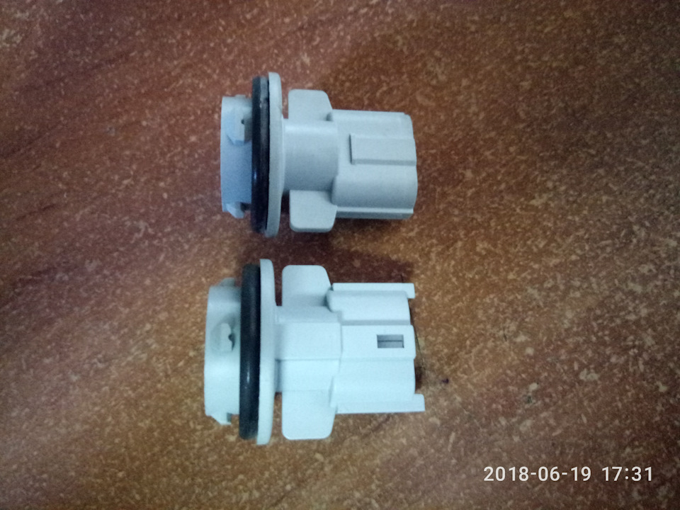 Патрони під 3-х контактну лампу GM 96962999 2