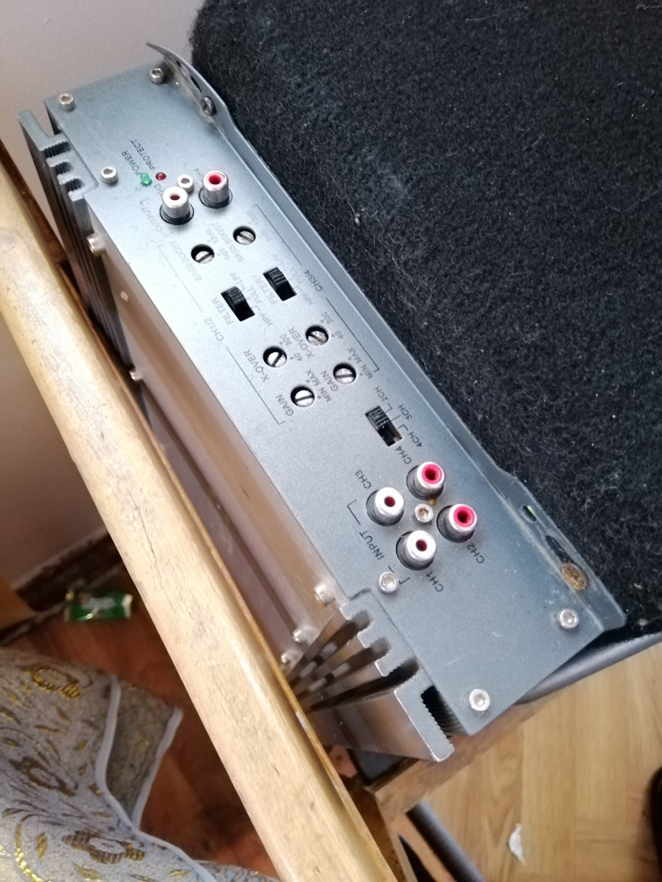 Продам сабвуфер JBL 3