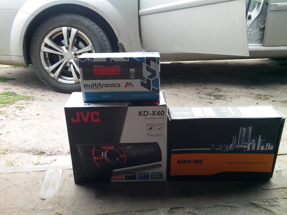 JVC KD X40, Multitronics sl-50v та SHO-ME 4300k