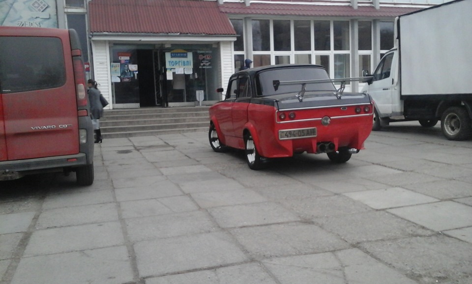 красень 1