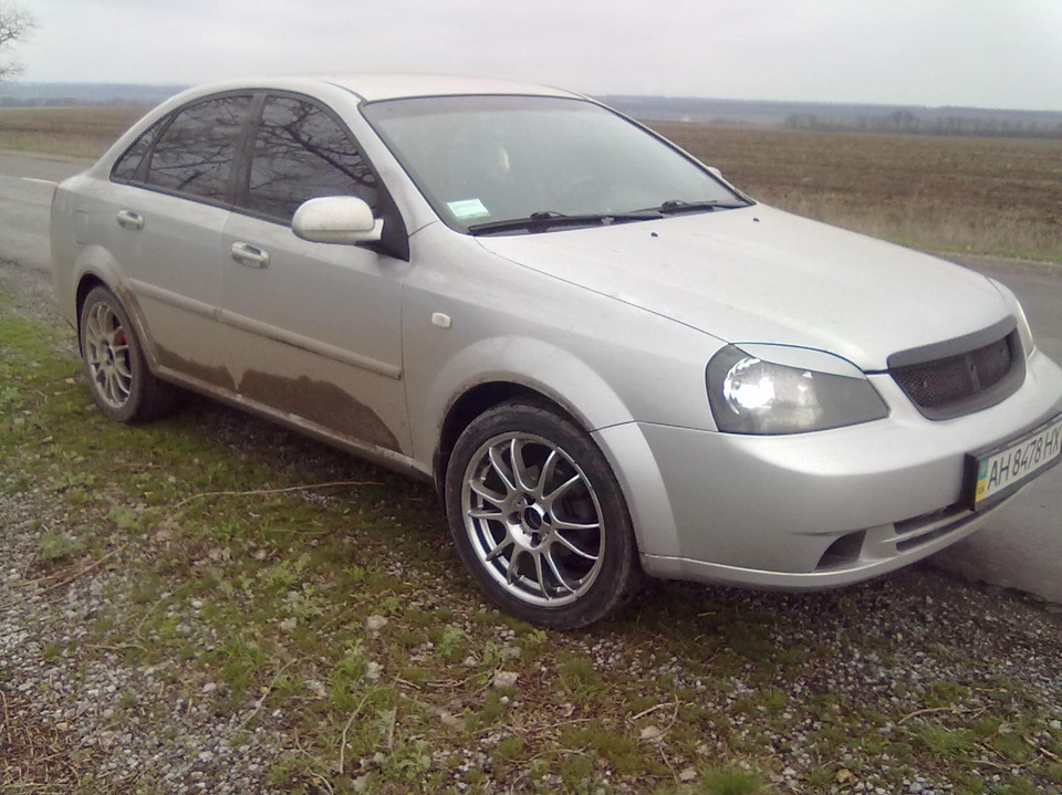 Диски на місці) 17 і NEXEN N9000 215/45 ZR17 1