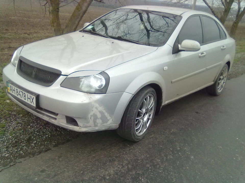 Диски на місці) 17 і NEXEN N9000 215/45 ZR17 2