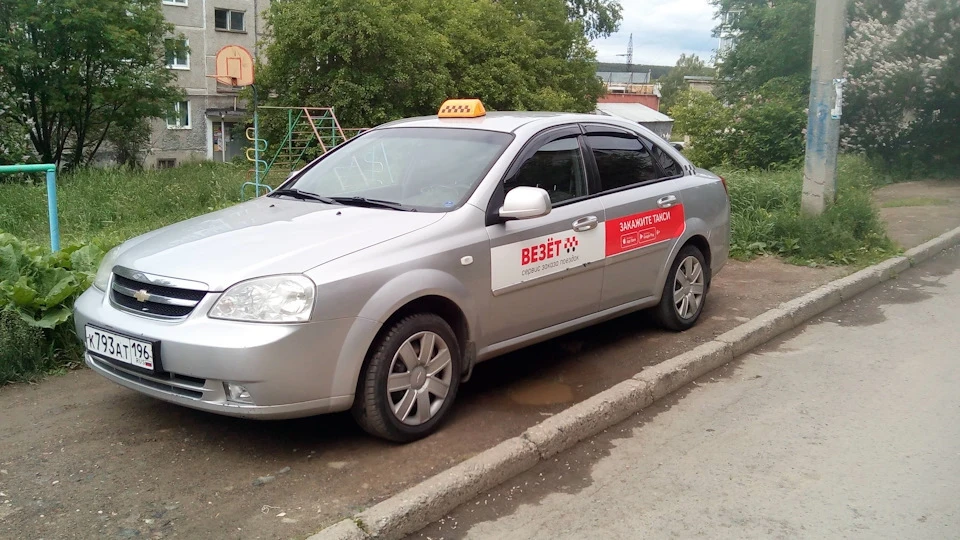 Автомобіль Chevrolet Lacetti на службі