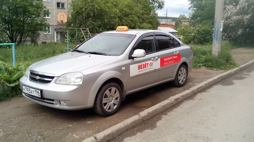 Автомобіль Chevrolet Lacetti на службі 1