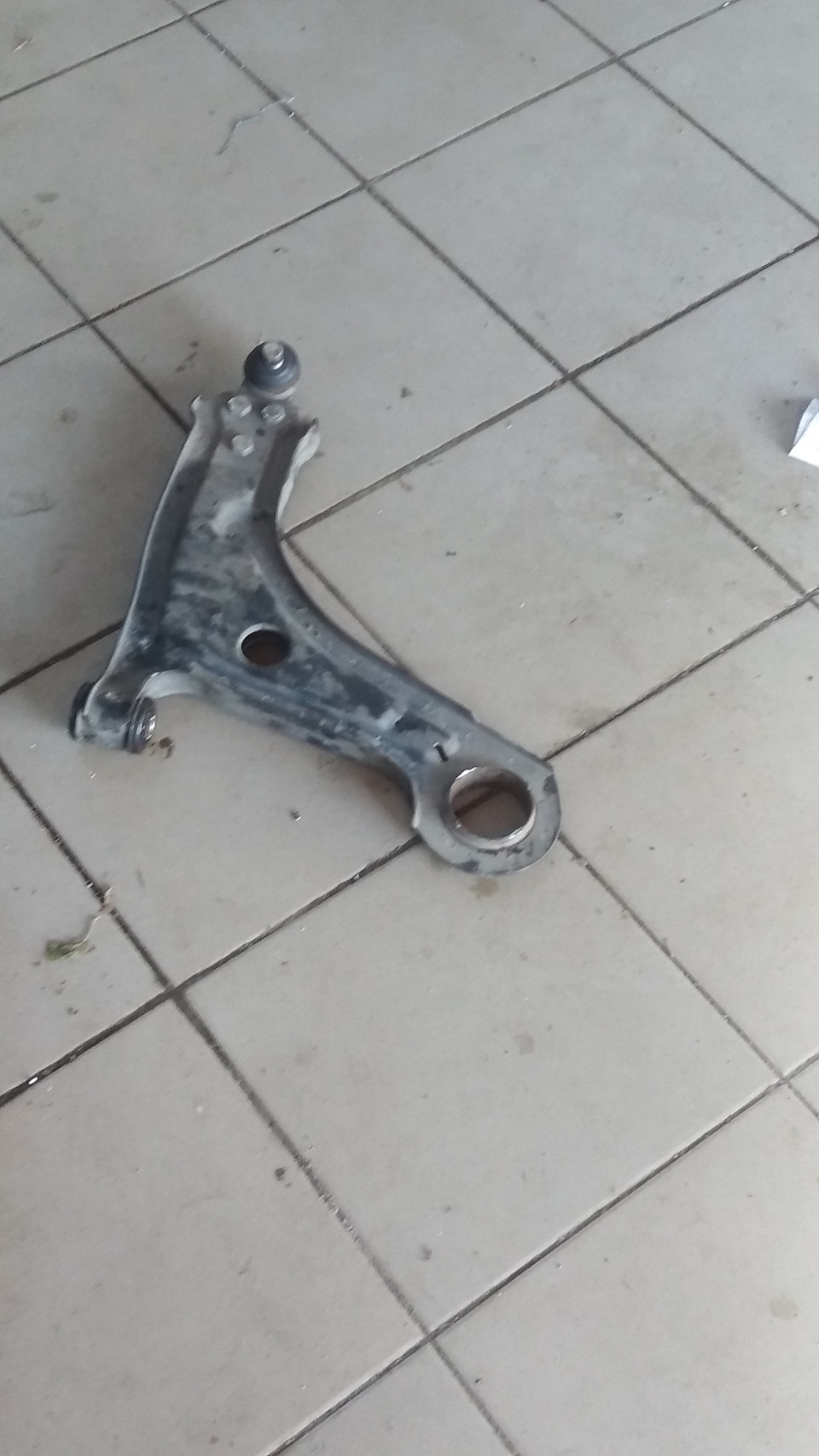 Заміна сайлентблоків передніх важелів 1