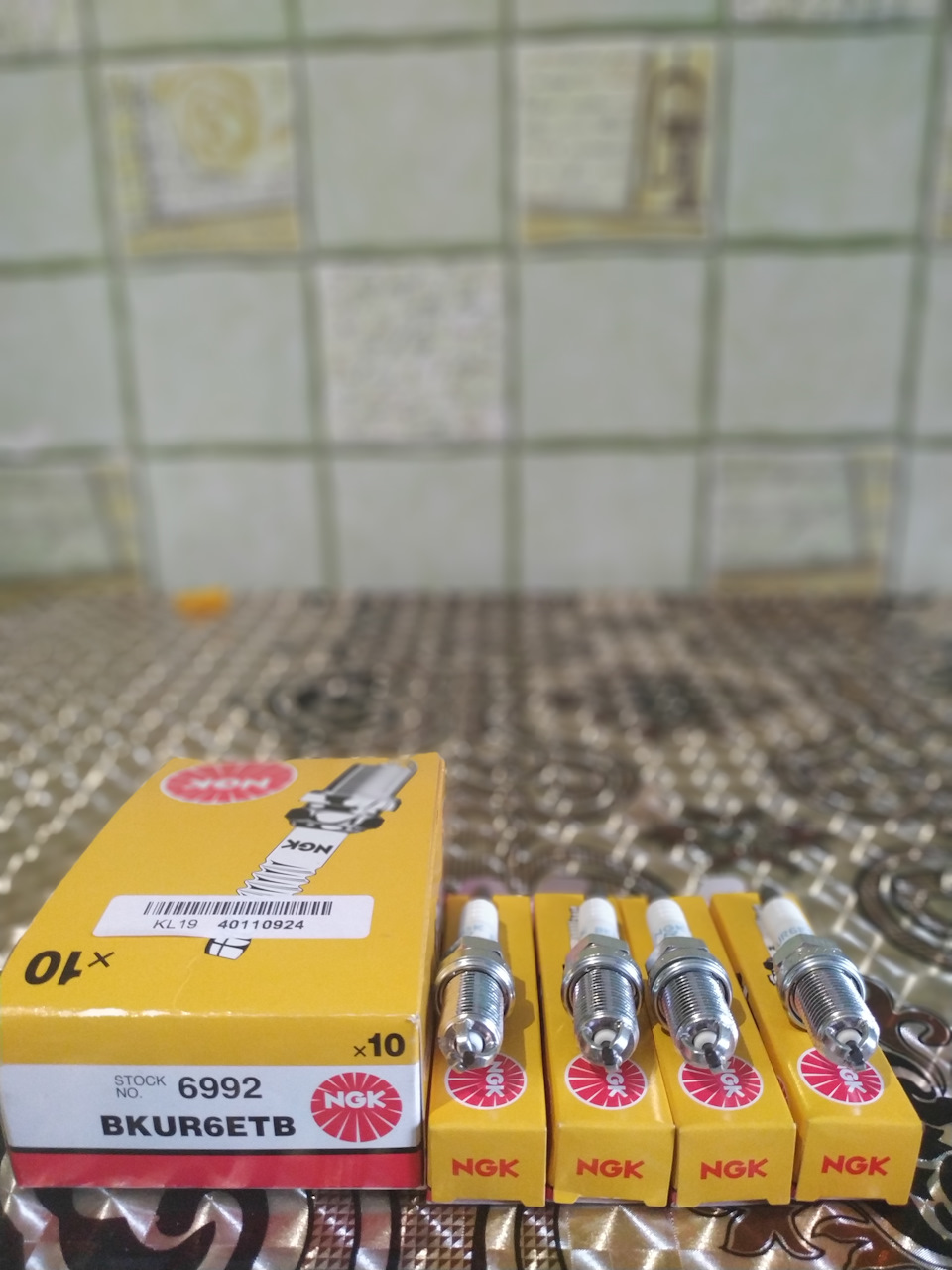 Зміна свічок NGK 1