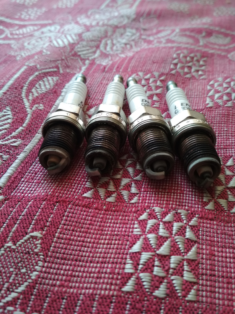 Зміна свічок NGK 1