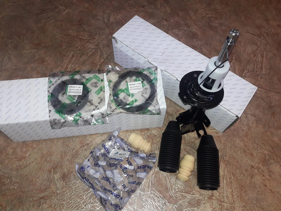 Змінив задні амортизатори