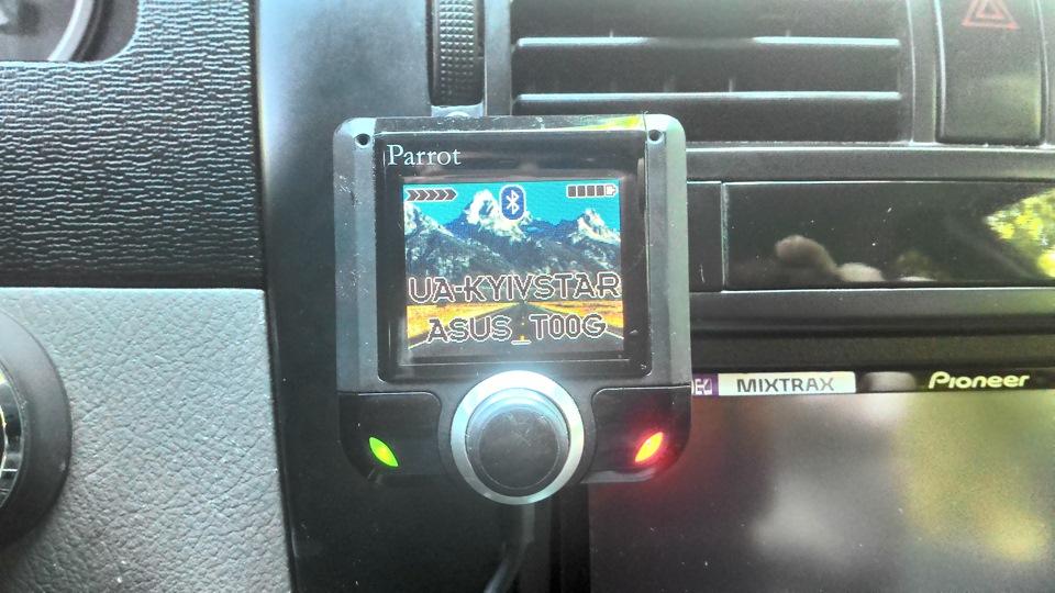 Встановив гучний зв'язок Bluetooth Parrot CK3200 LS-Color 3