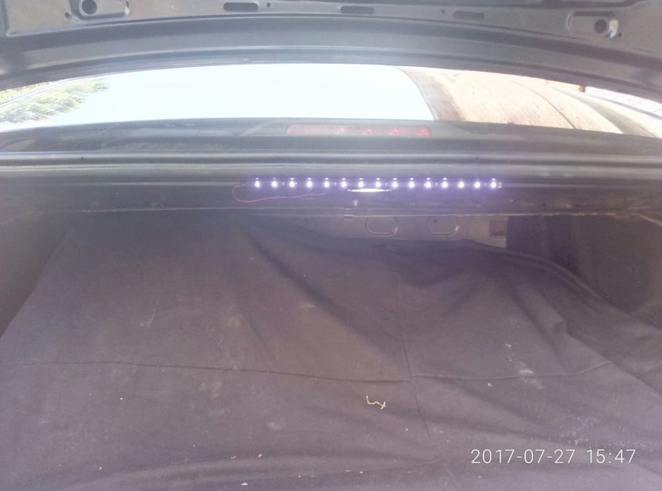 Додаткове освітлення в багажник 3