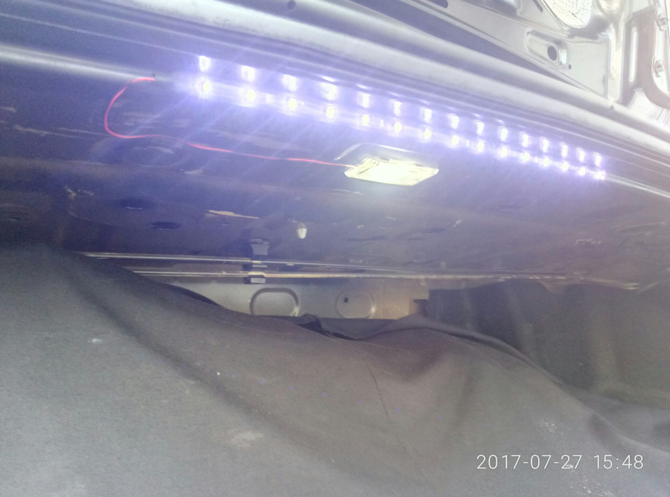 Додаткове освітлення в багажник 1