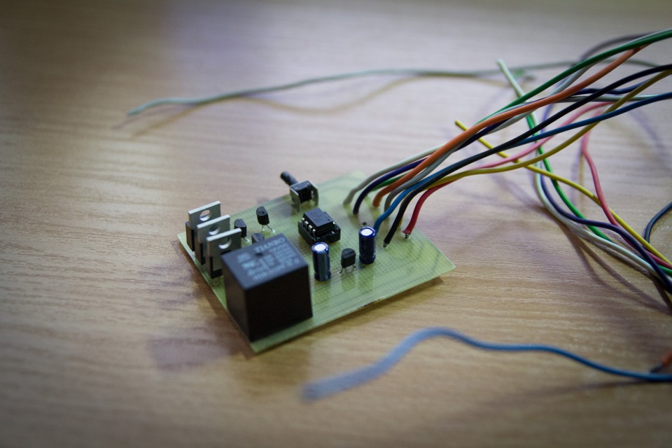 Денні ходові вогні (далекий 30%) 2