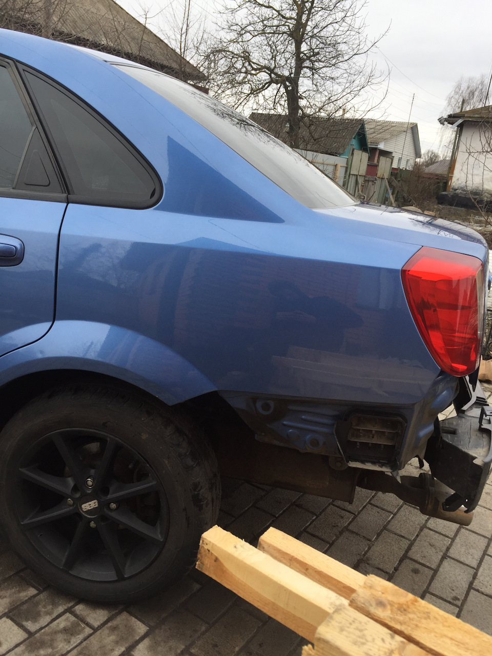 Поставив підсилювач заднього бампера 3