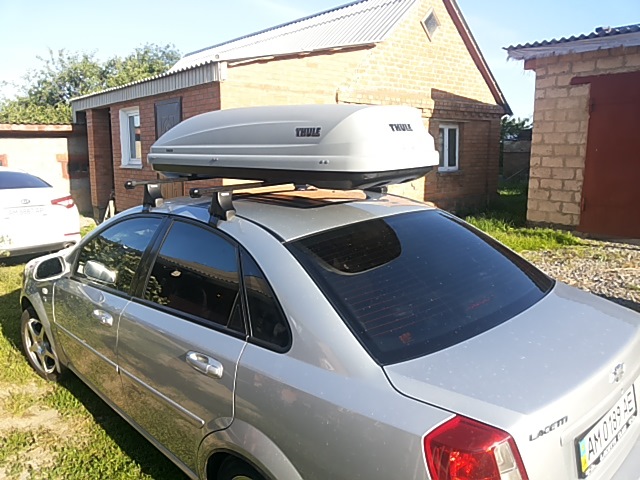 Thule на 750 упорах + TH-761 SquareBar + Бокс Thule Pacific 600 2
