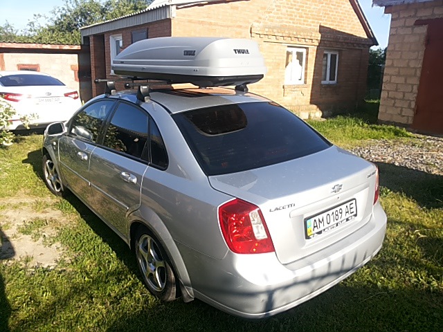 Thule на 750 упорах + TH-761 SquareBar + Бокс Thule Pacific 600 3