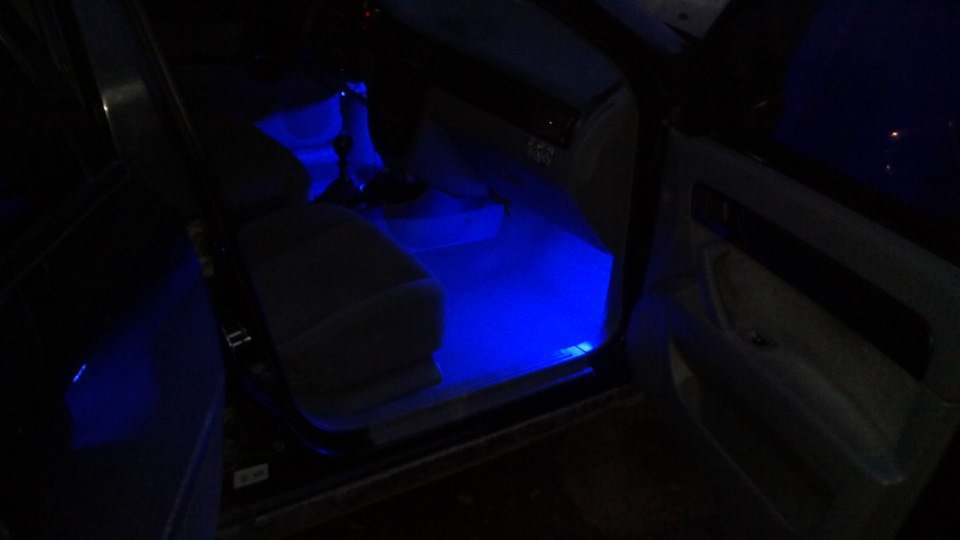 зробив підсвічування в ноги 3