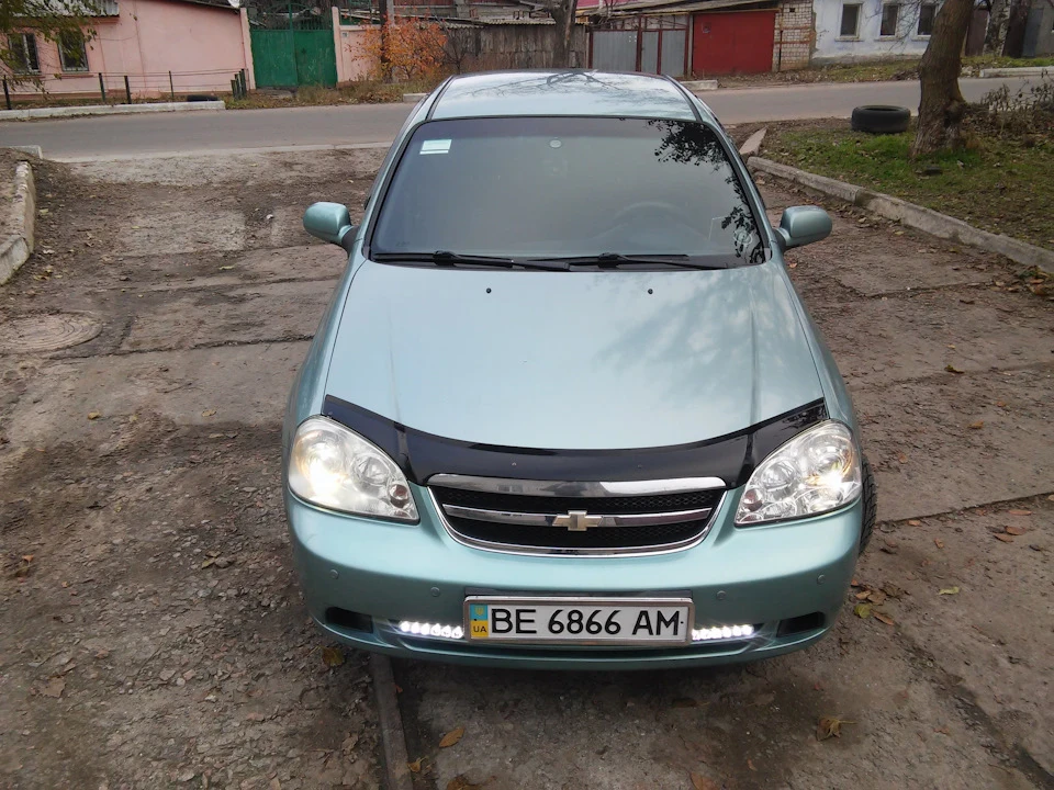 Автоматичне відкриття багажника.