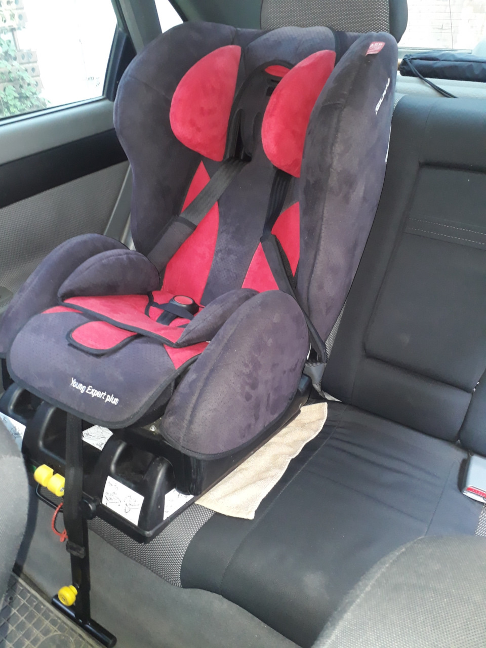 Дитяче автокрісло Recaro Young Expert Plus 5