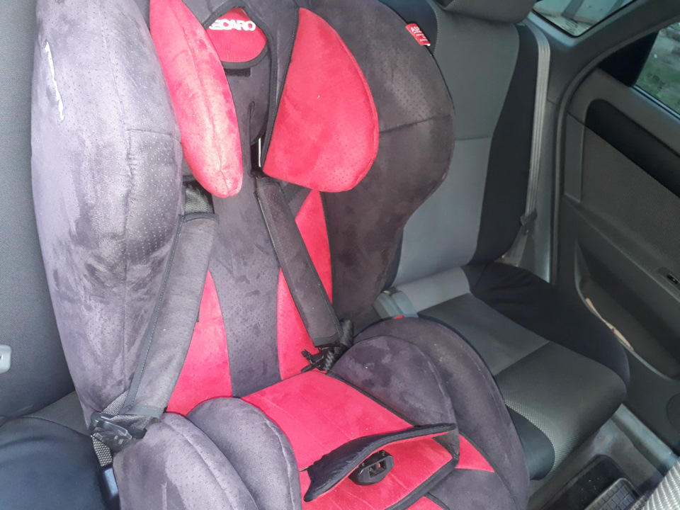 Дитяче автокрісло Recaro Young Expert Plus 3
