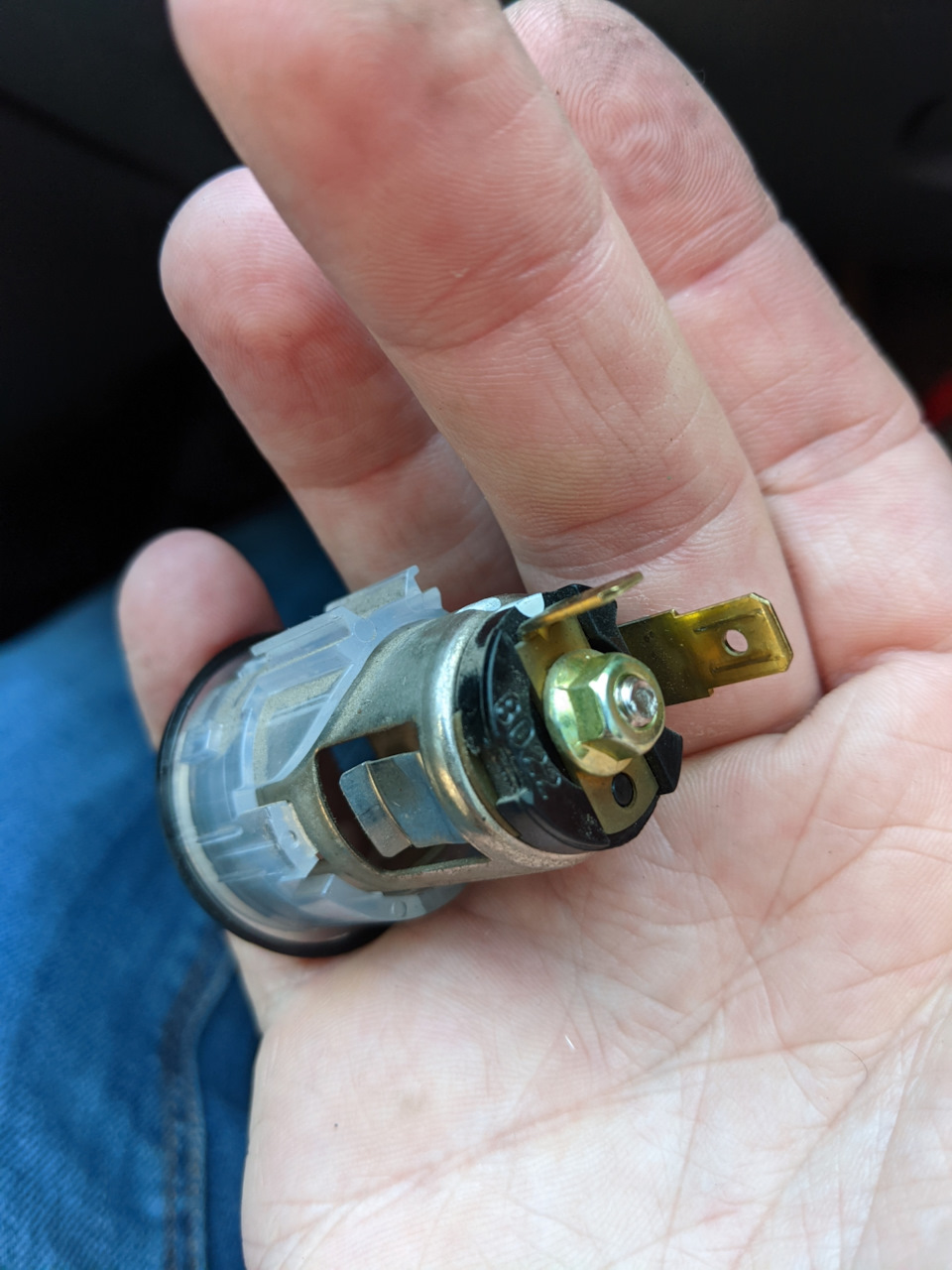USB розетка зі швидкою зарядкою замість штатного прикурювача 5