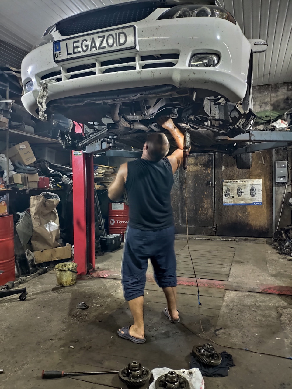 Трохи приходив дифф. Заміна. А також і заміна лівої півосі 4