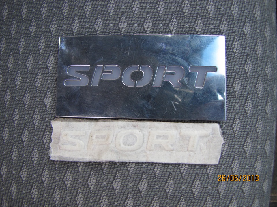 Шрифт SPORT на крилі 4