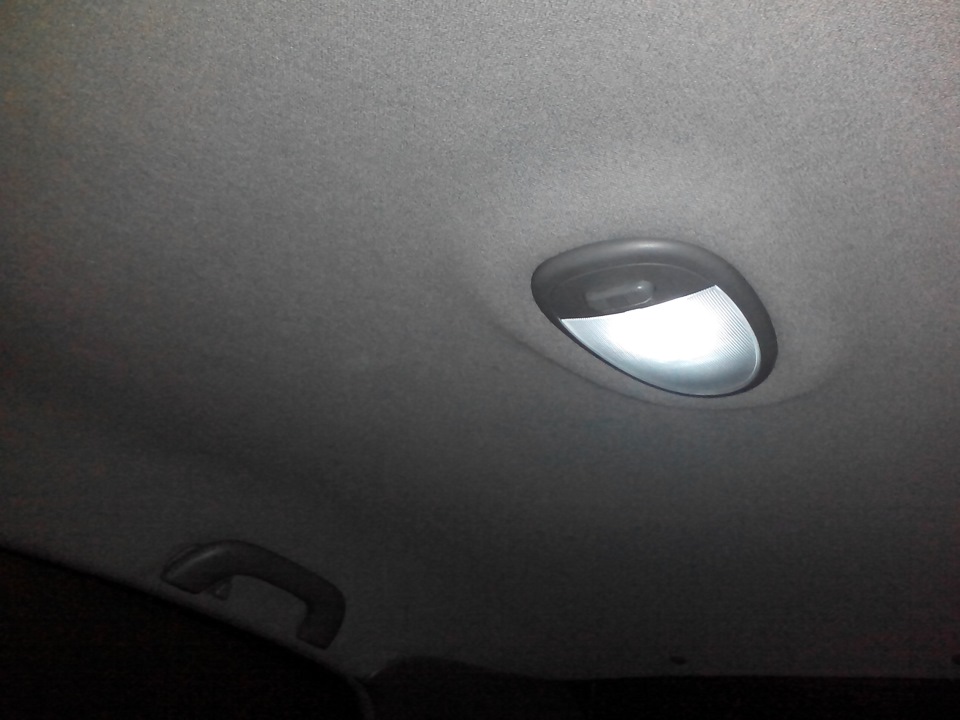 Заміна ламп підсвічування салону на діодні 2