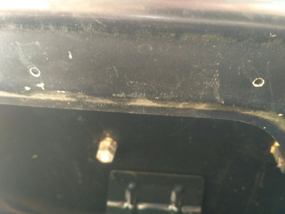 Ручка закриття багажника. 3