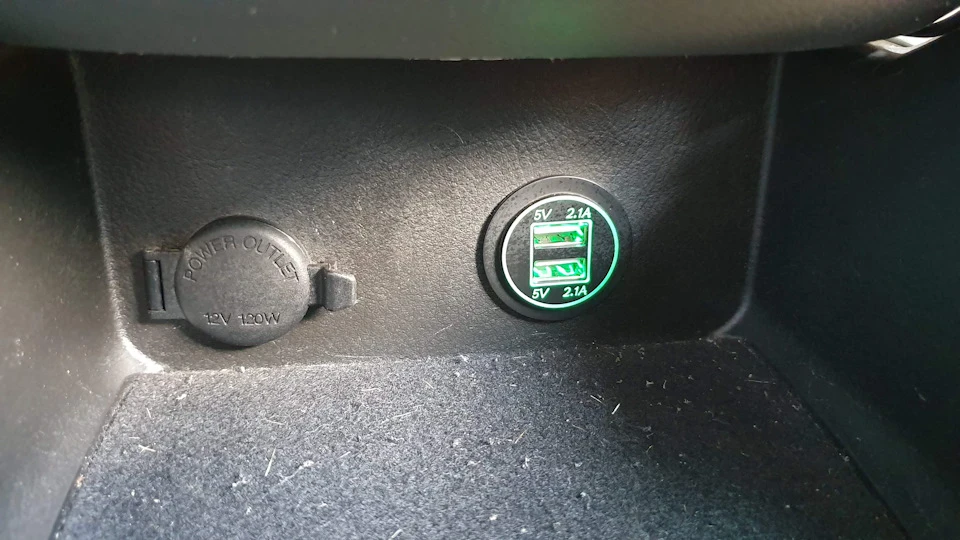 Додав парочку USB і замінив задні колодки.