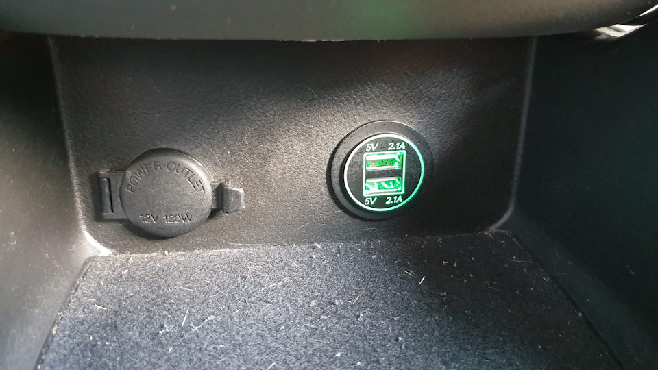 Додав парочку USB і замінив задні колодки. 1