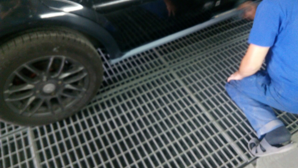 ( 8 ) Правий поріг. Рихтування. Фарбування. 4