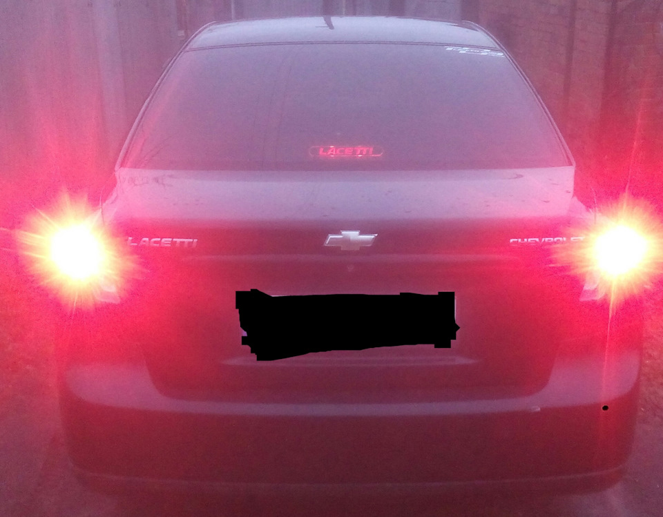 Встановлення надпісу Lacetti на додатковий стоп сигналі 2