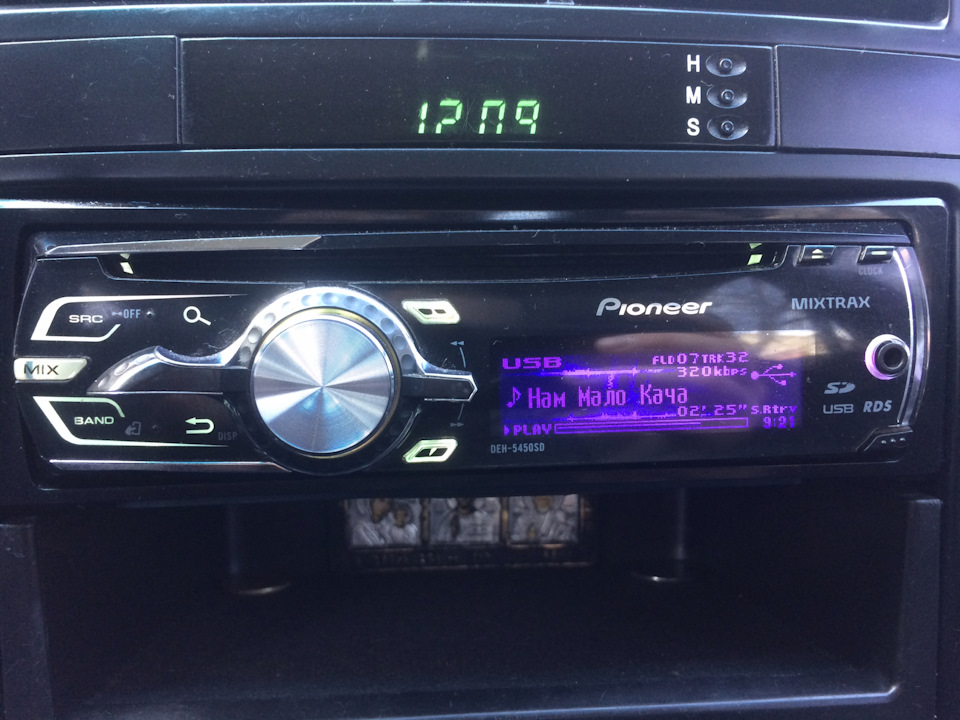 Продам магнитолу Pioneer DEH-5450SD 3
