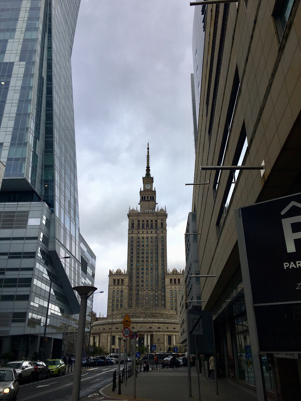 Київ-Прага-Рим-Венеція-Мюнхен-Варшава. Гранд євротур. Частина 5. Майже музей БМВ у Мюнхені, автобани без обмежень та Варшава 4