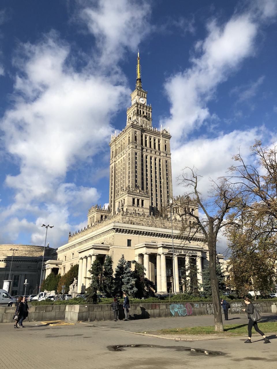 Київ-Прага-Рим-Венеція-Мюнхен-Варшава. Гранд євротур. Частина 5. Майже музей БМВ у Мюнхені, автобани без обмежень та Варшава 5
