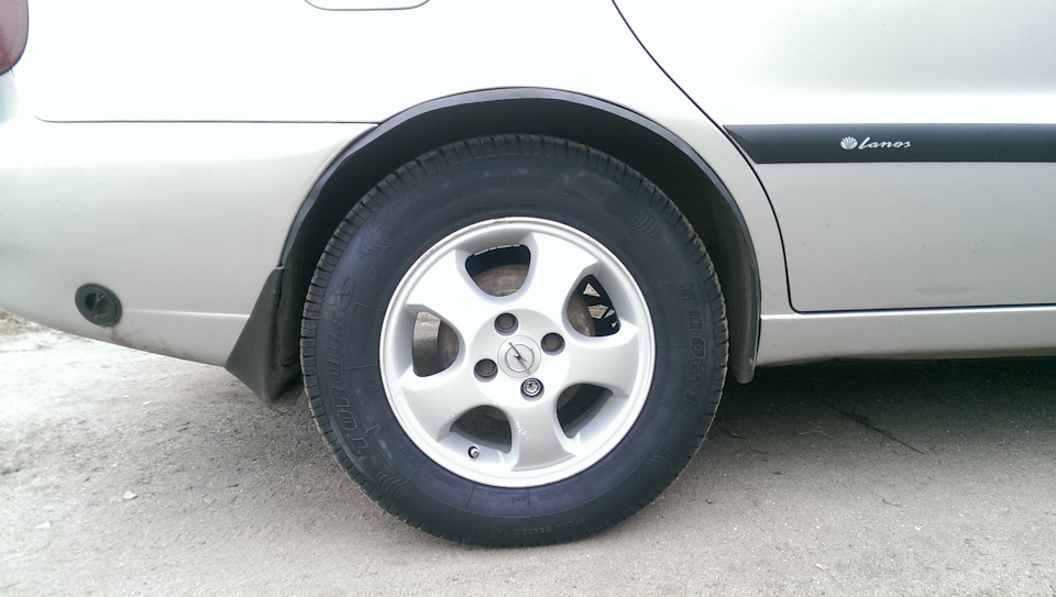 Lanos 185/70/14 (Torque Tq021) et49 4