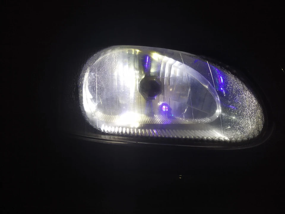 ЛАЙФХАК - LED Світлодіодні Лампи в Галогенові та Ксенонові Фари з однією Лампою для Близького та Далекого - Lanos, Ланос, Sens, Сенс, Таврія, Славута, більшість Lada, Лада, Ваз, та багато інших Фар.