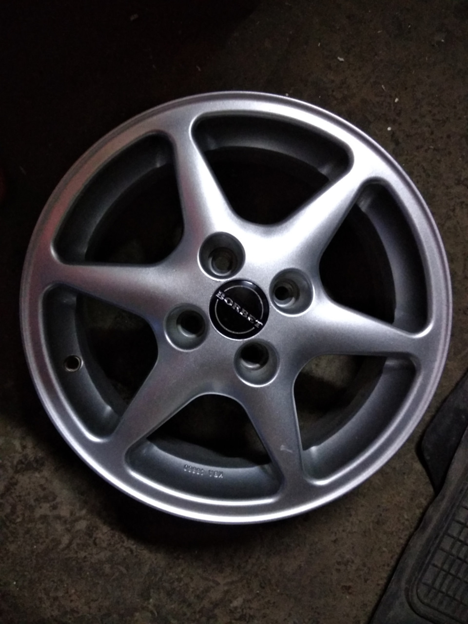Borbet R15 + NOKIAN Nordman RS2 185/60/15 1