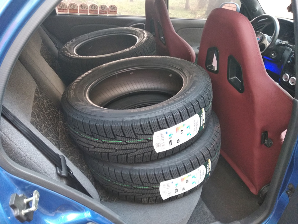 Borbet R15 + NOKIAN Nordman RS2 185/60/15 2