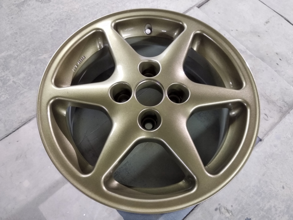 Borbet R15 + NOKIAN Nordman RS2 185/60/15 5
