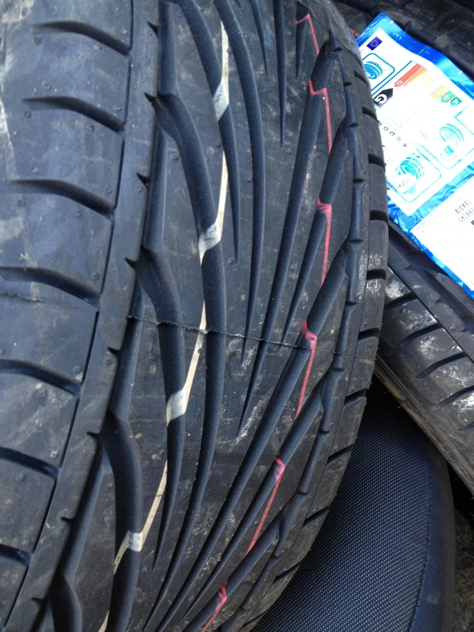 Переобул дельфіна в літні шини TOYO Proxes T1R 195/50R15
