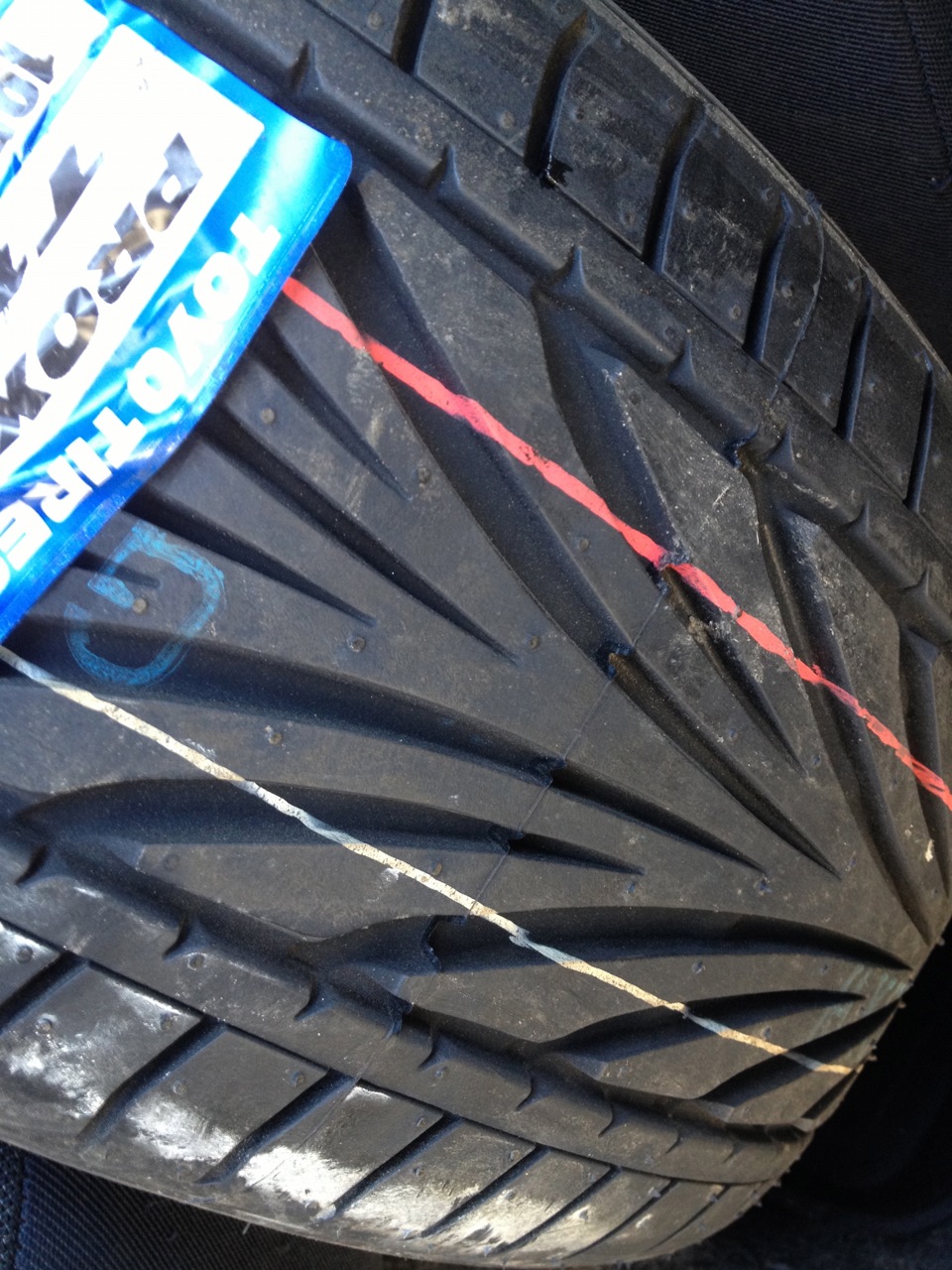 Переобул дельфіна в літні шини TOYO Proxes T1R 195/50R15 2