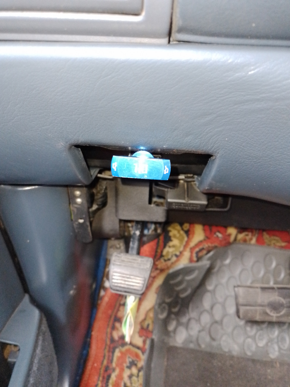 Brake release або ручка\важіль зняття з гальма стоянки 3