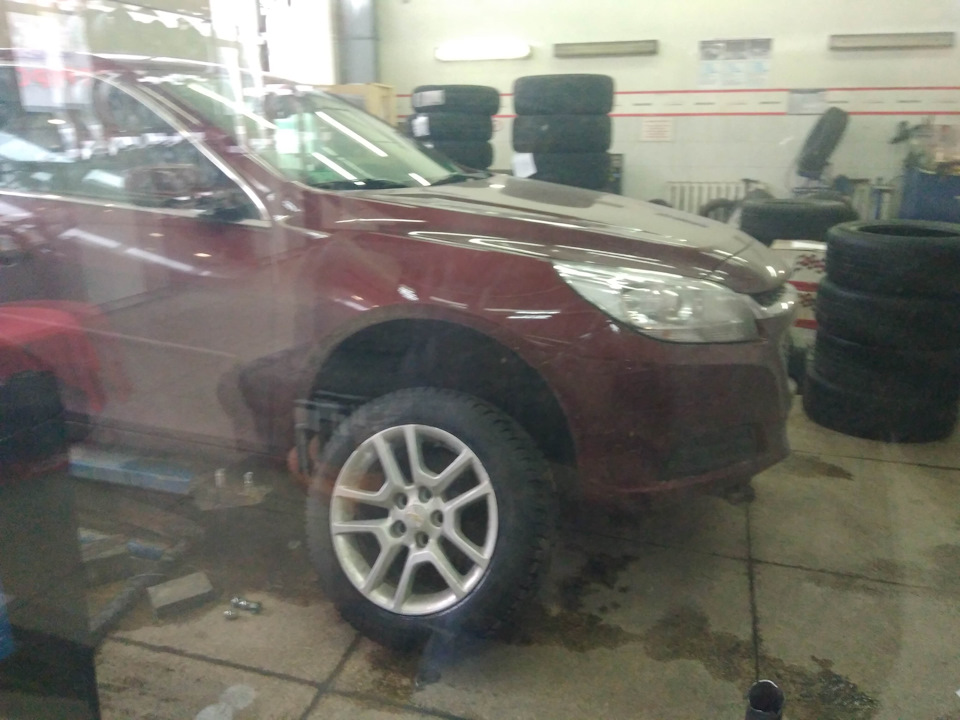 Перевзулися, перевірка рівня мастила в КПП Chevrolet Malibu 2