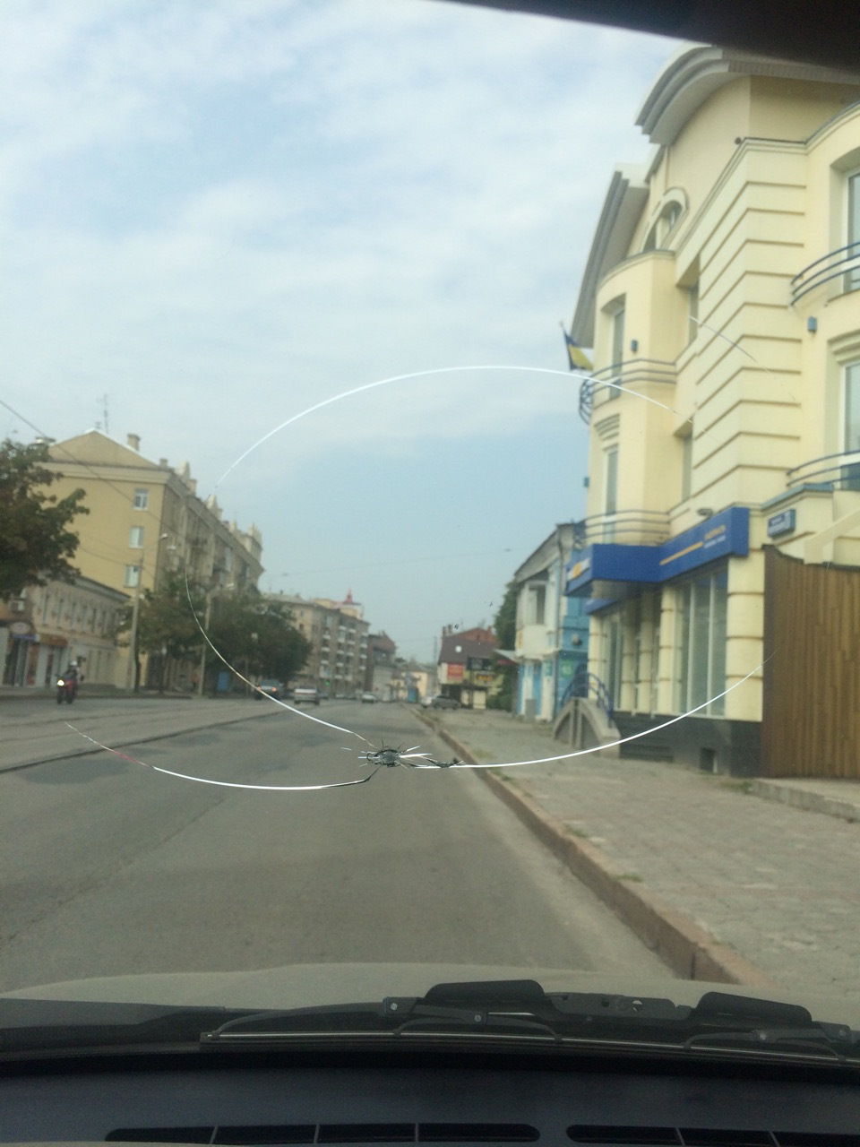 Сюрприз з-під колеса або як мені мало не прилетіло в голову) 1