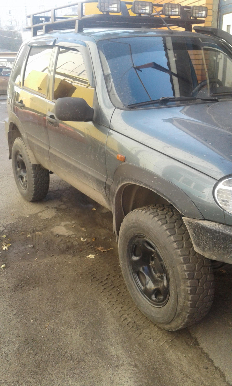 Continental LM90 225/75 R16 1
