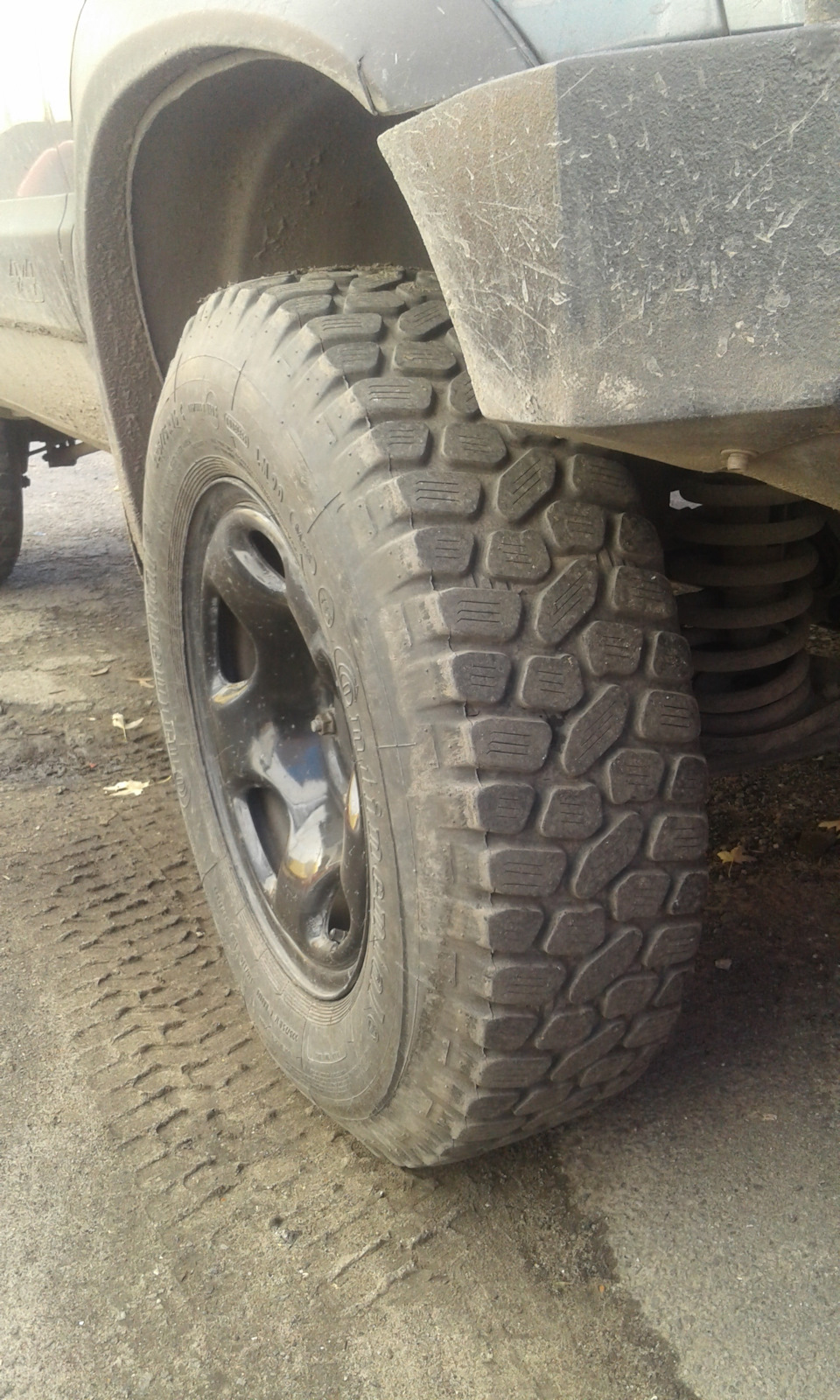 Continental LM90 225/75 R16 4