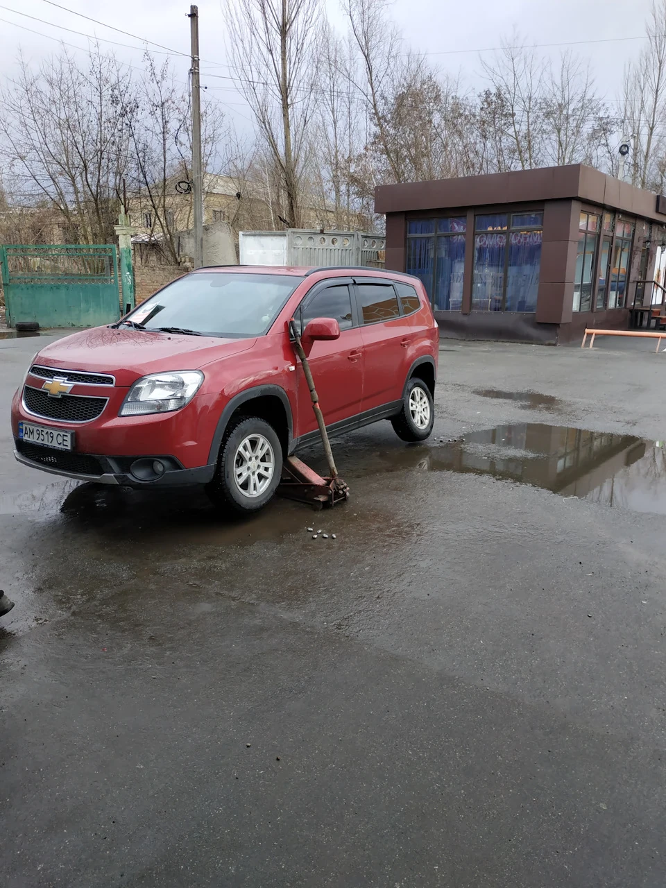Рятуємо шиповану Pirelli Ice Zero від нещадної весни